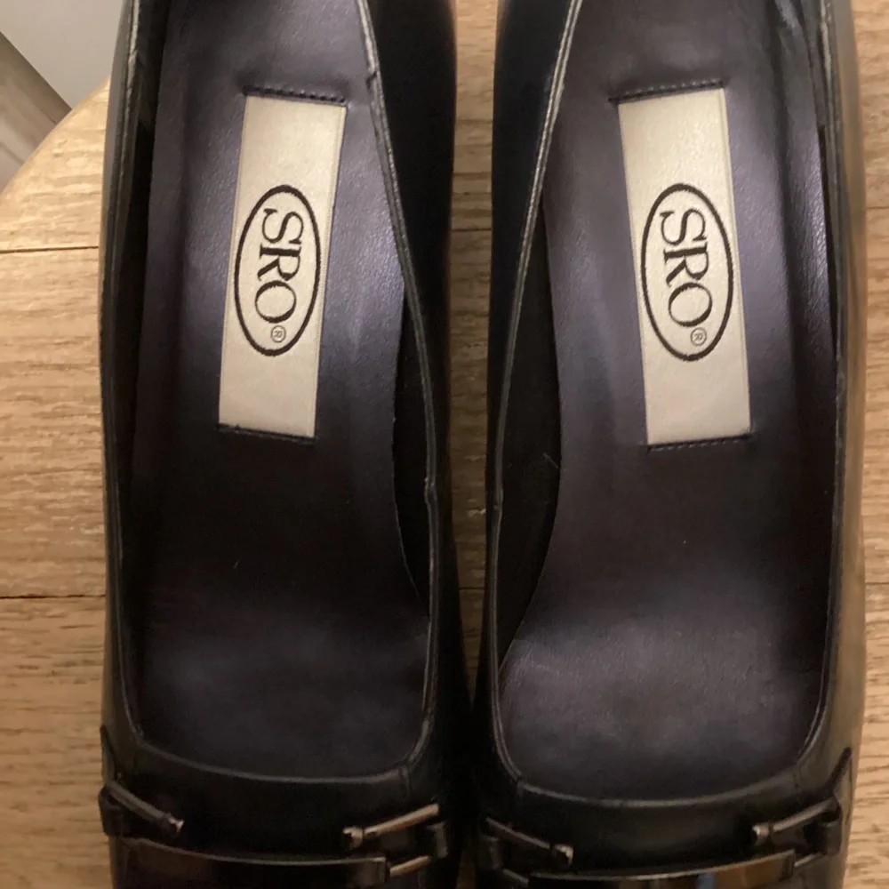 S.R.O. SRO DARK NAVY BLUE HEELS SZ 6M 1.5” - Picture 3 of 8